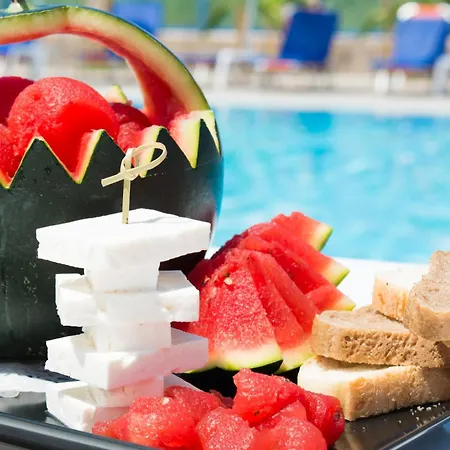 Bouradanis Village 公寓式酒店 马尔马里