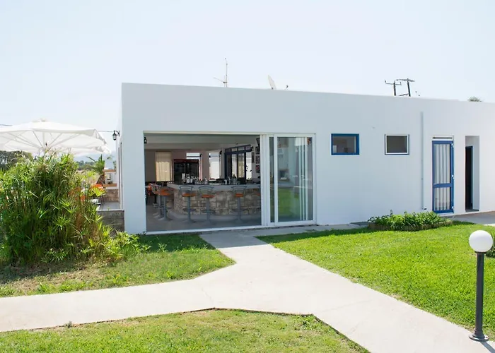 Bouradanis Art Hotel شقة فندقية 3*