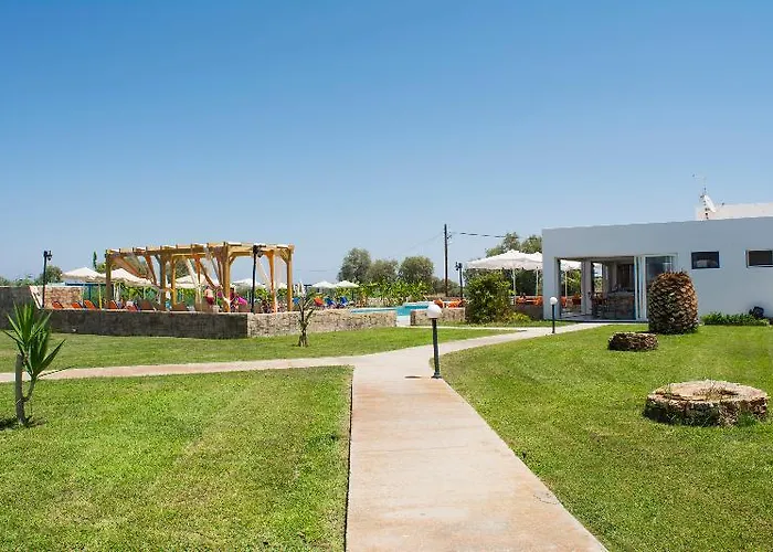 アパートホテル Bouradanis Village